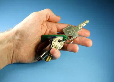 Livingston Locksmith Service Livingston, NJ 973-339-5369 - 3a-Locksmith-26-key-service